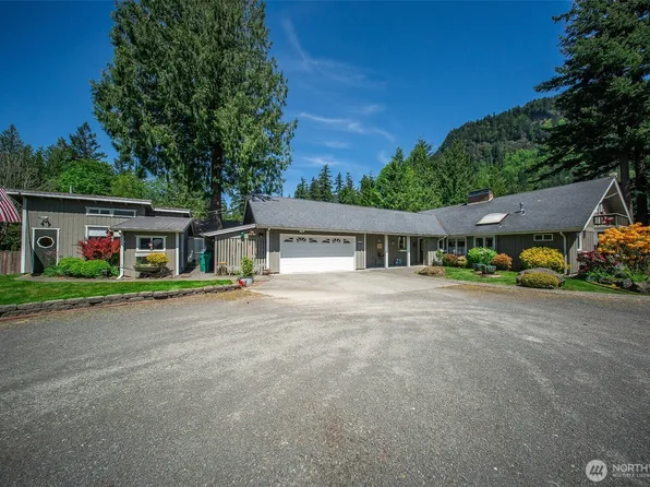 37418 W Lake Walker Drive SE, Enumclaw, WA 98022