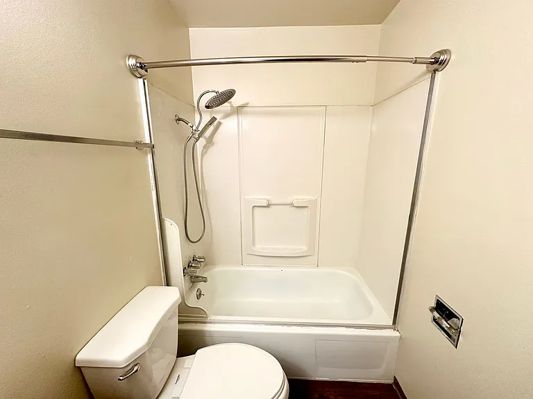 4507 Hillcrest Dr — Photo 17