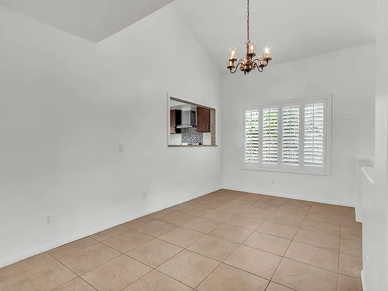 2750 N Canal St — Photo 5
