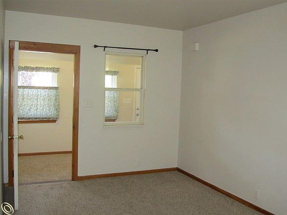 2nd image of 18542 Wood St