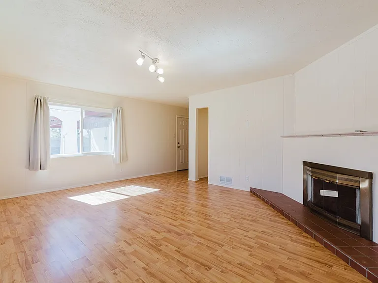 1502 Campbell Pl — Photo 21