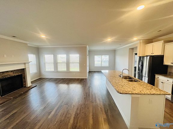 5th image of 107 Caden Ct