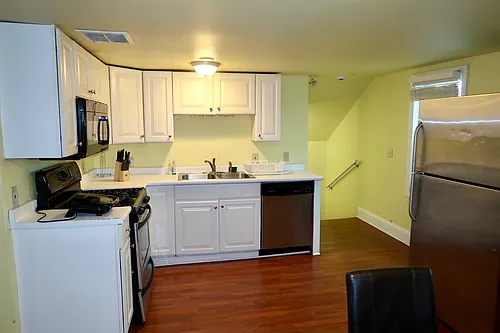 100 Spruce St #4 Photo 1