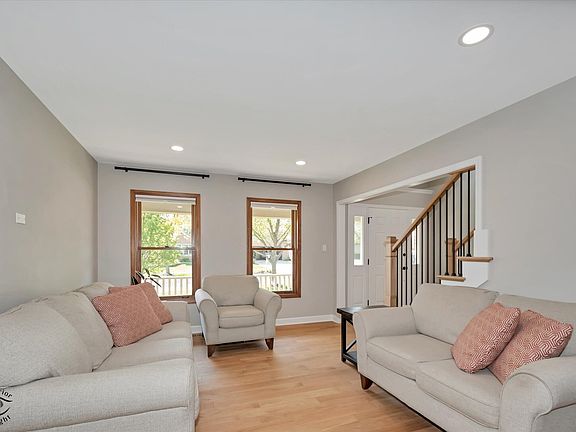 4th image of 16445 Lee Ave