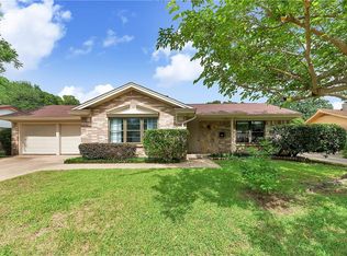605 Eastcliff Dr, Euless, TX 76040