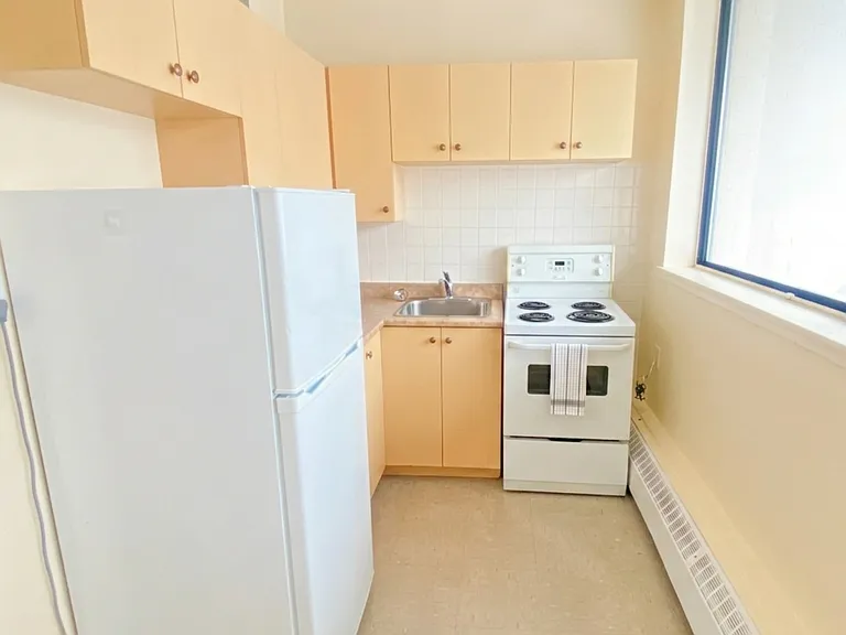 401 Princess St — Photo 10