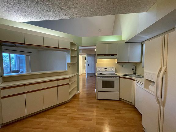 3rd image of 5910 Morningstar Circle #403