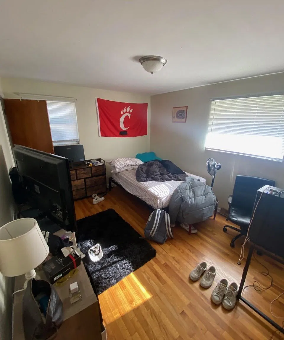 5 bed, 1900 sqft, $2,995 — Photo 4