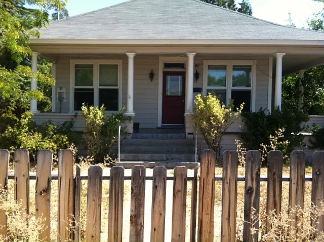 121 N 9th St photo 1