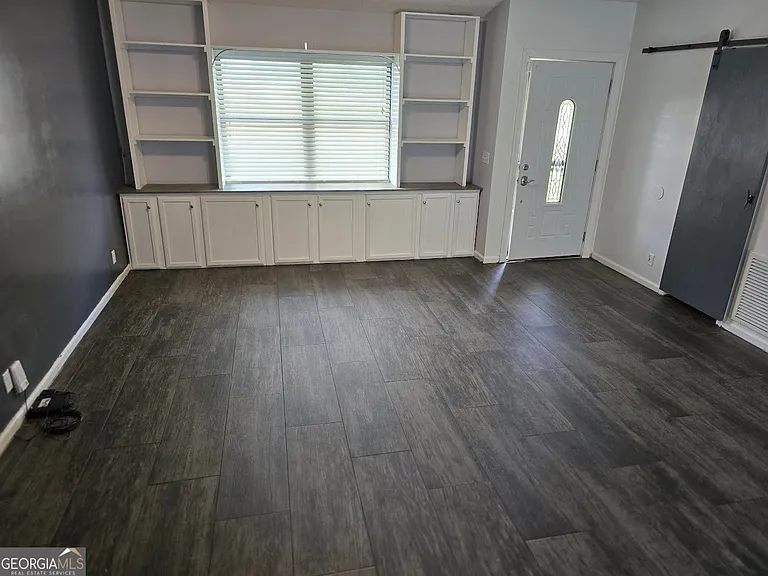 1001 Regal Rd — Photo 12