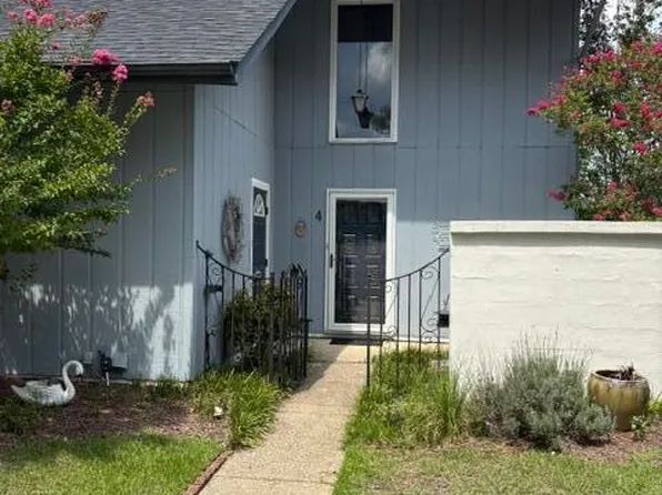 4 Foxhill Circle, Foxfire Village, NC 27281