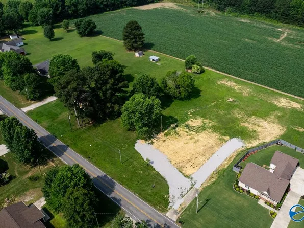 1811 Lindsay Ln N #N, Athens, AL 35613