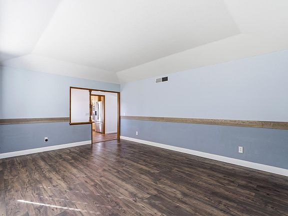 4th image of 2377 Frederick Way