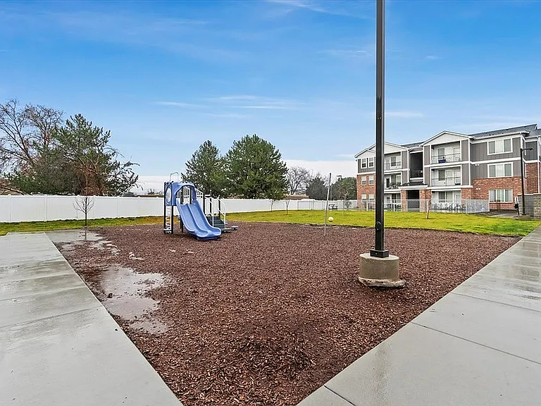 Latitude 40
