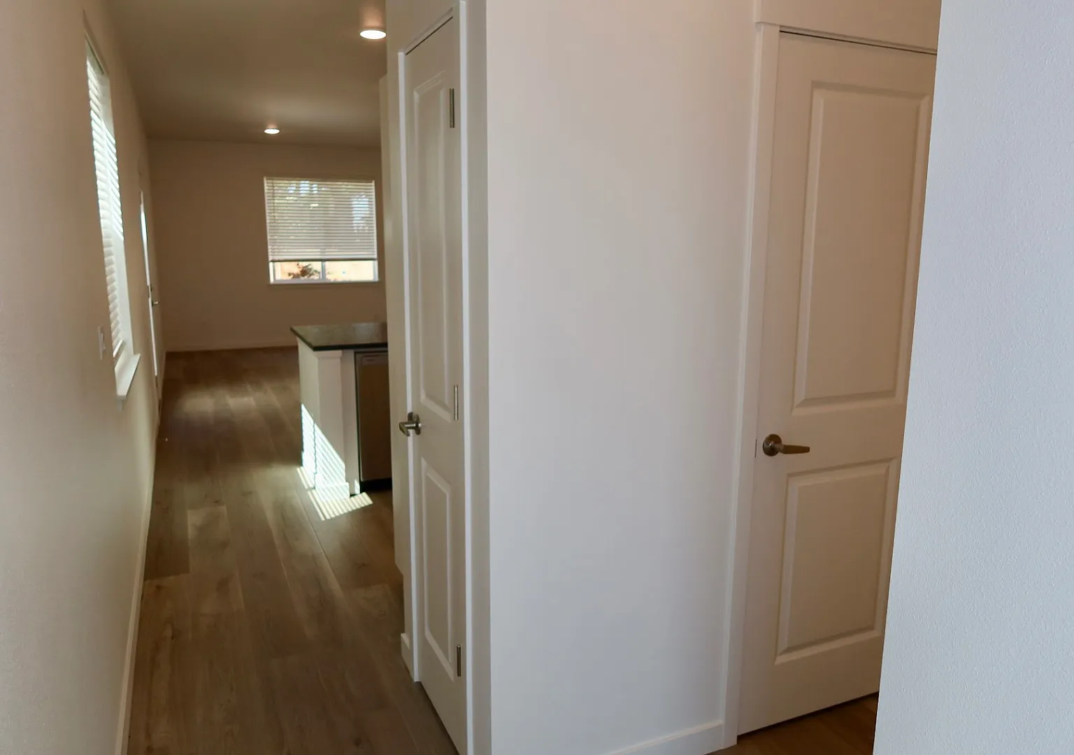 3 bed, 2.5 bath, 1460 sqft, $2,000 — Photo 4