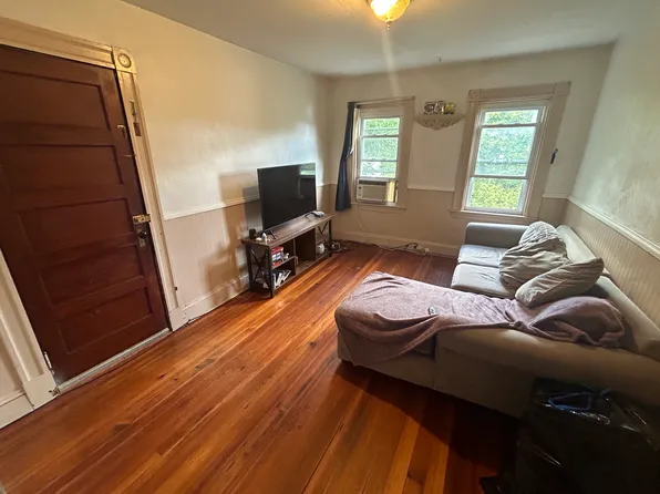 21 Castle St #3, Plymouth, MA 02360