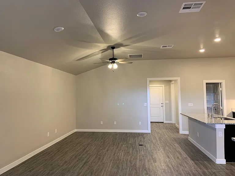 3608 Valencia Ave — Photo 23