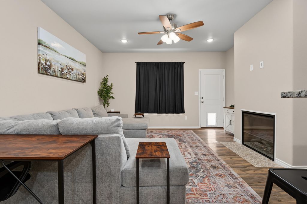 6932 12th St, Lubbock, TX - More