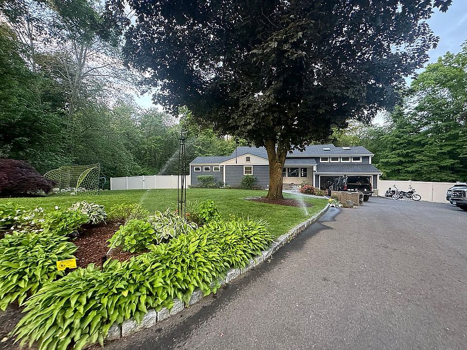 1st image of 145 Jeanne Ct
