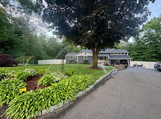 145 Jeanne Ct, Stamford, CT 06903
