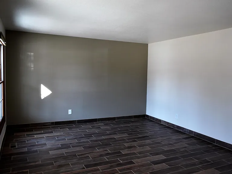 10657 W Roxbury Ave — Photo 9