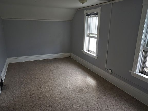3rd image of 1206 E 3rd St APT B