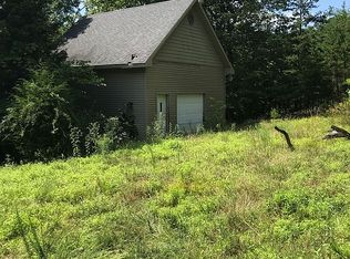 19 Deerfield Dr, Winfield, WV 25213