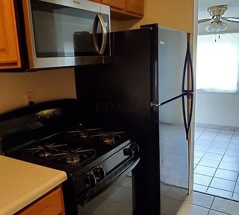 4th image of 740 Arlington Ave
