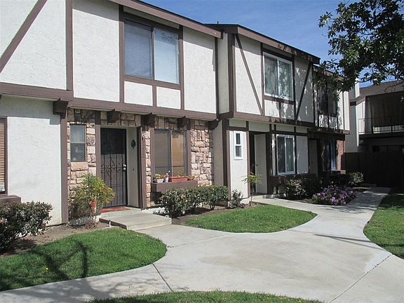 3rd image of 9216 Carlton Oaks Dr
