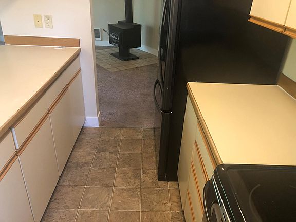 4th image of 903 State St S #3