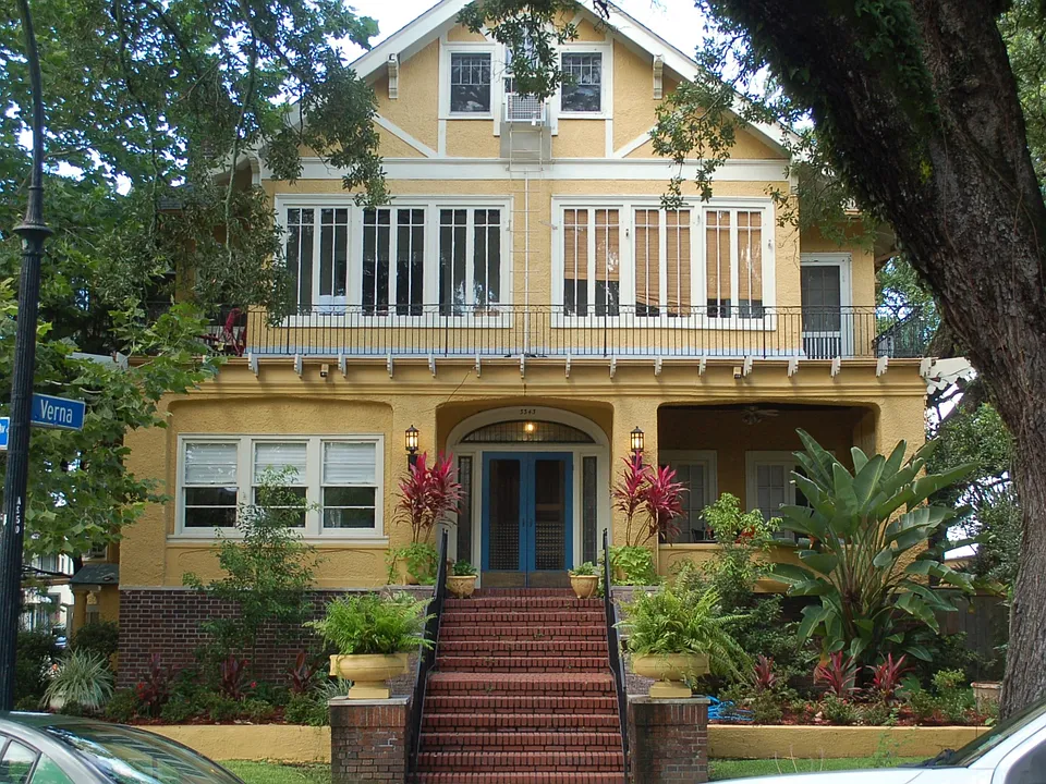 3343 Esplanade Ave #9