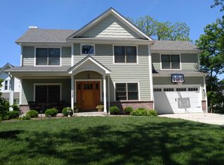 36 S Washington St, Westmont, IL 60559