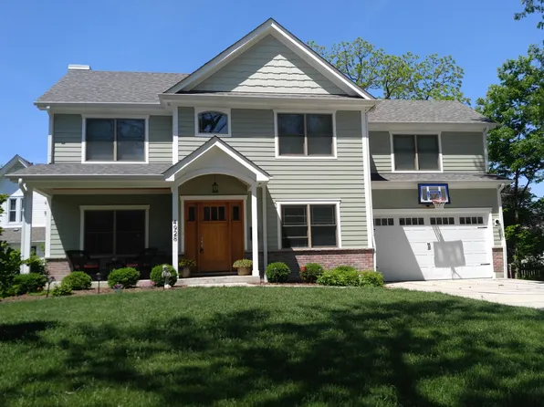 36 S Washington St, Westmont, IL 60559