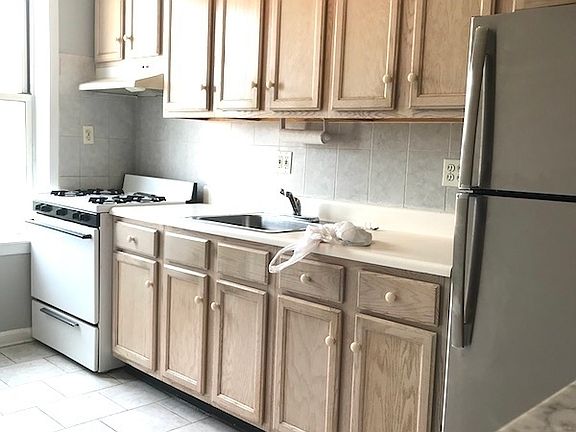 2nd image of 4413 28th Ave APT 3