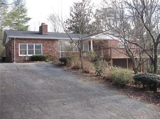 90 Temple Rd, Black Mountain, NC 28711