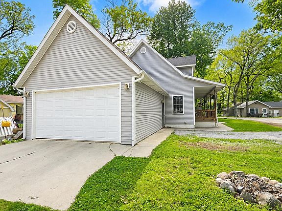 3rd image of 7838 N Topinabee St