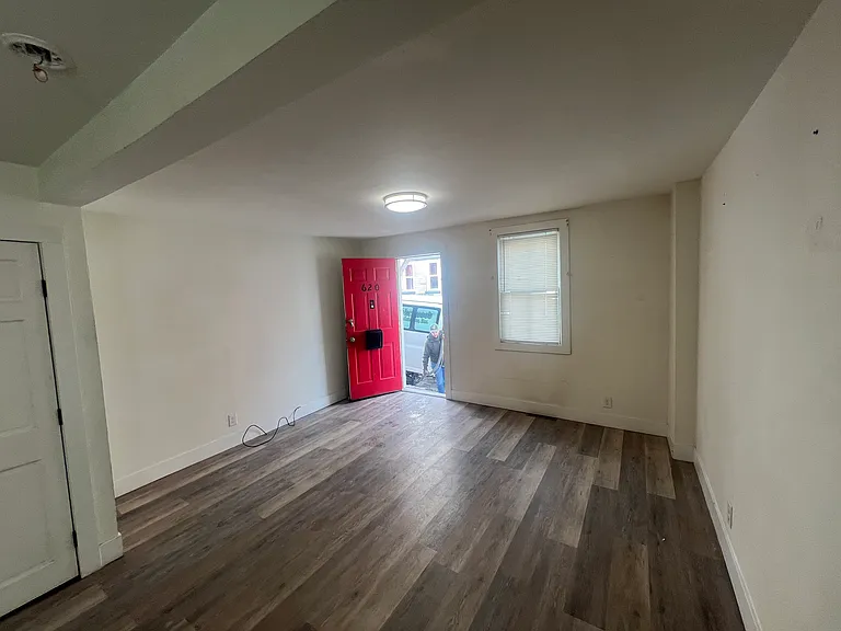 620 Poplar St #1 — Photo 2