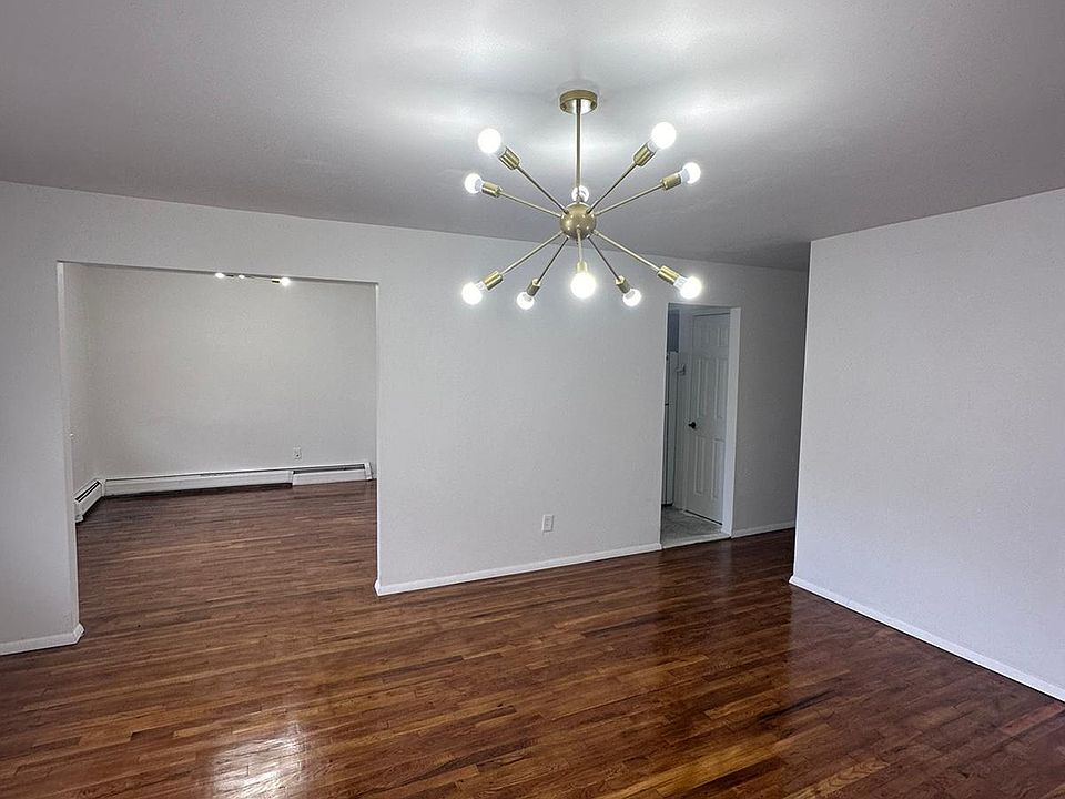 208 Gordon St Roselle, NJ Zillow Apartments for Rent in Roselle