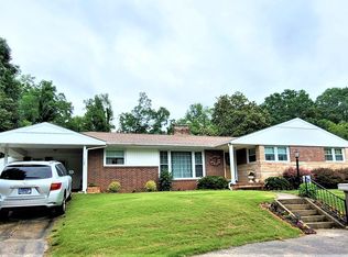1108 Corn Tassel Trl, Martinsville, VA 24112