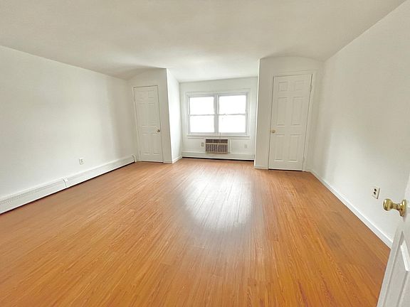 3rd image of 241 Weed Ave #2F
