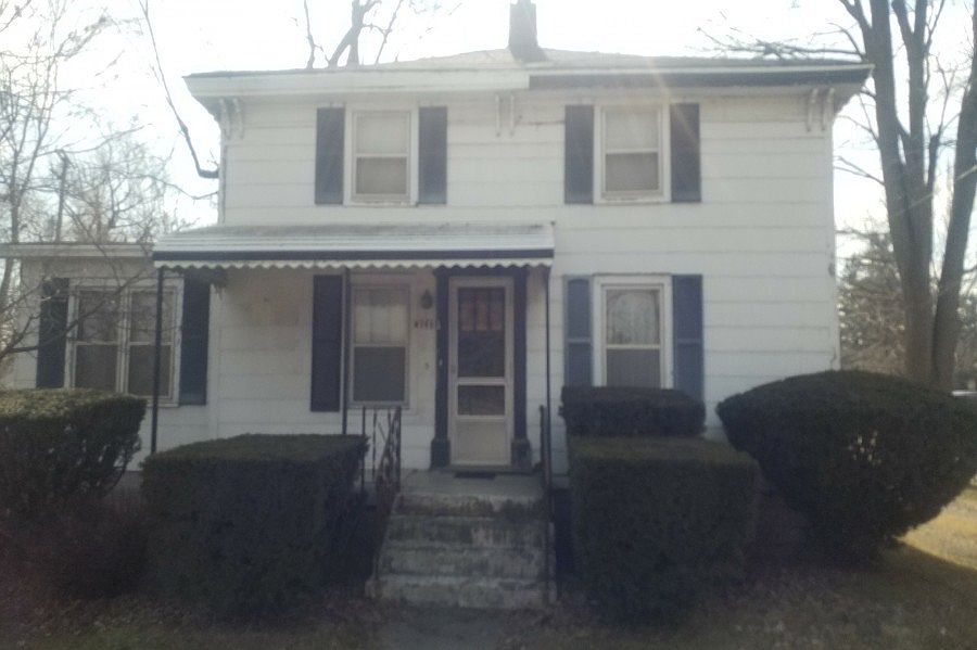 2nd image of 67645 Main St