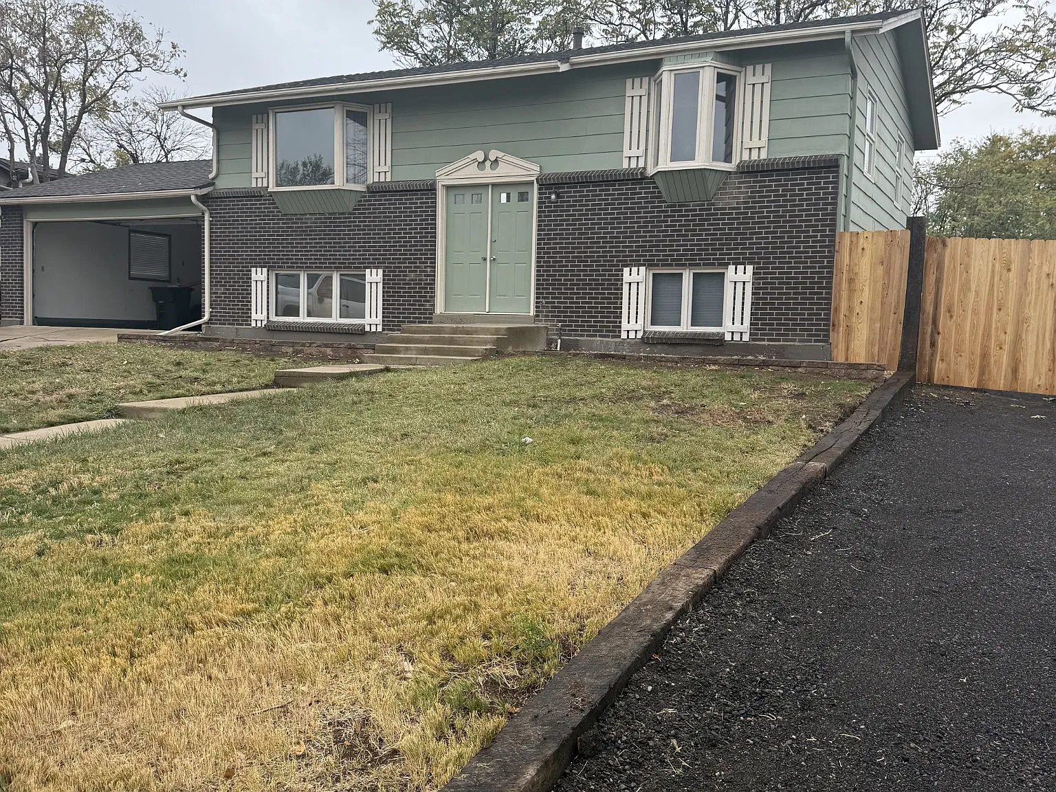 3 bed, 1728 sqft, $2,700 — Photo 2