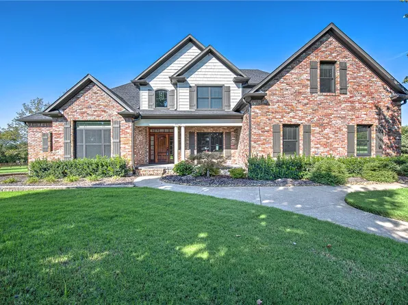 3072 E Hunters Ridge Rd, Springdale, AR 72764