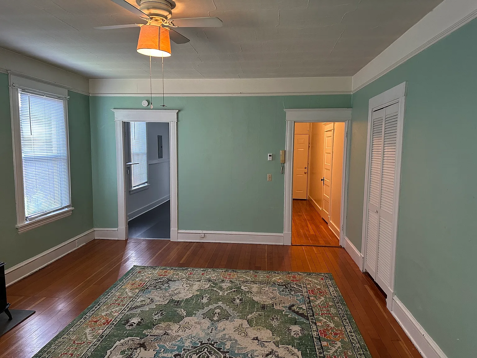 Studio, 560 sqft, $1,800 — Photo 3