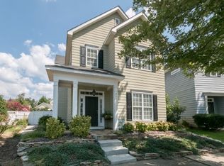 330 Center Dr, Davidson, NC 28036