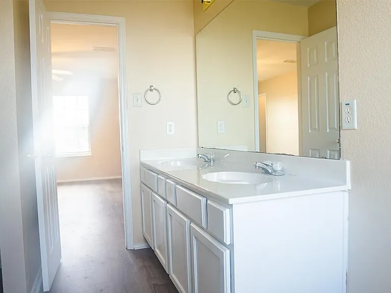 1102 Deedee Creek Dr — Photo 18
