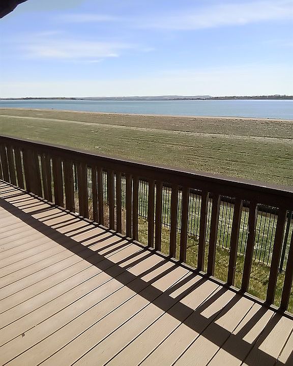 Beautiful lakefront luxury!