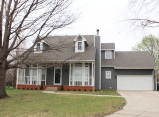 2712 N Beacon Hill Ct, Wichita, KS 67220