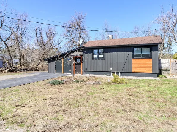150 Farquhar St, Gravenhurst, ON P1P 1C2