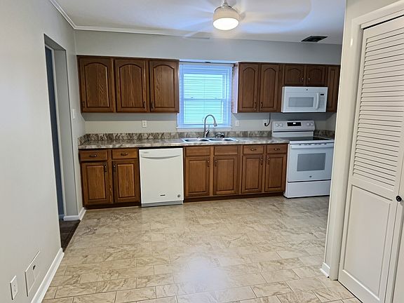 4th image of 632 Northside Dr